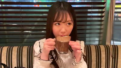 Hon är en vän som tillhörde samma klubb på universitetet och hon är den mest attraktiva tjejen i klubben, det här är en japansk sexig atmosfär.